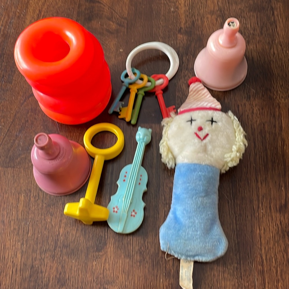 Vintage 70s/80s babies toys. Bells,raddles,keys,ect…